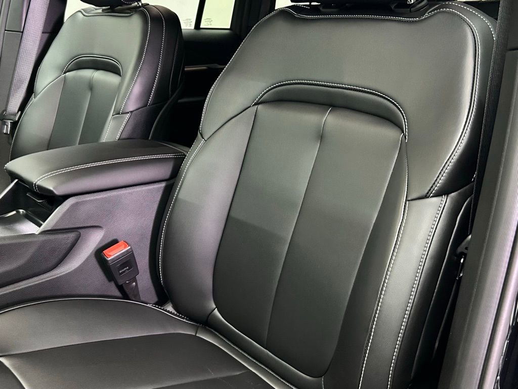 New 2025 Jeep Grand Cherokee Limited w/ Black Appearance Package image 17