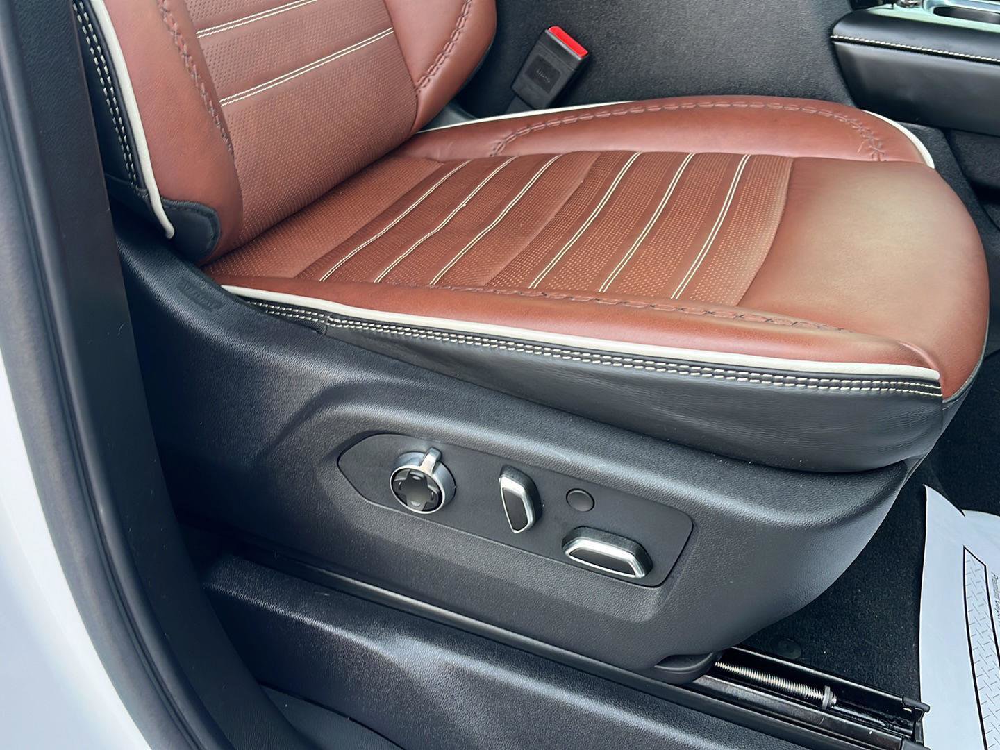 Used 2024 GMC Sierra 2500 Denali Ultimate w/ Max Trailering Package image 32