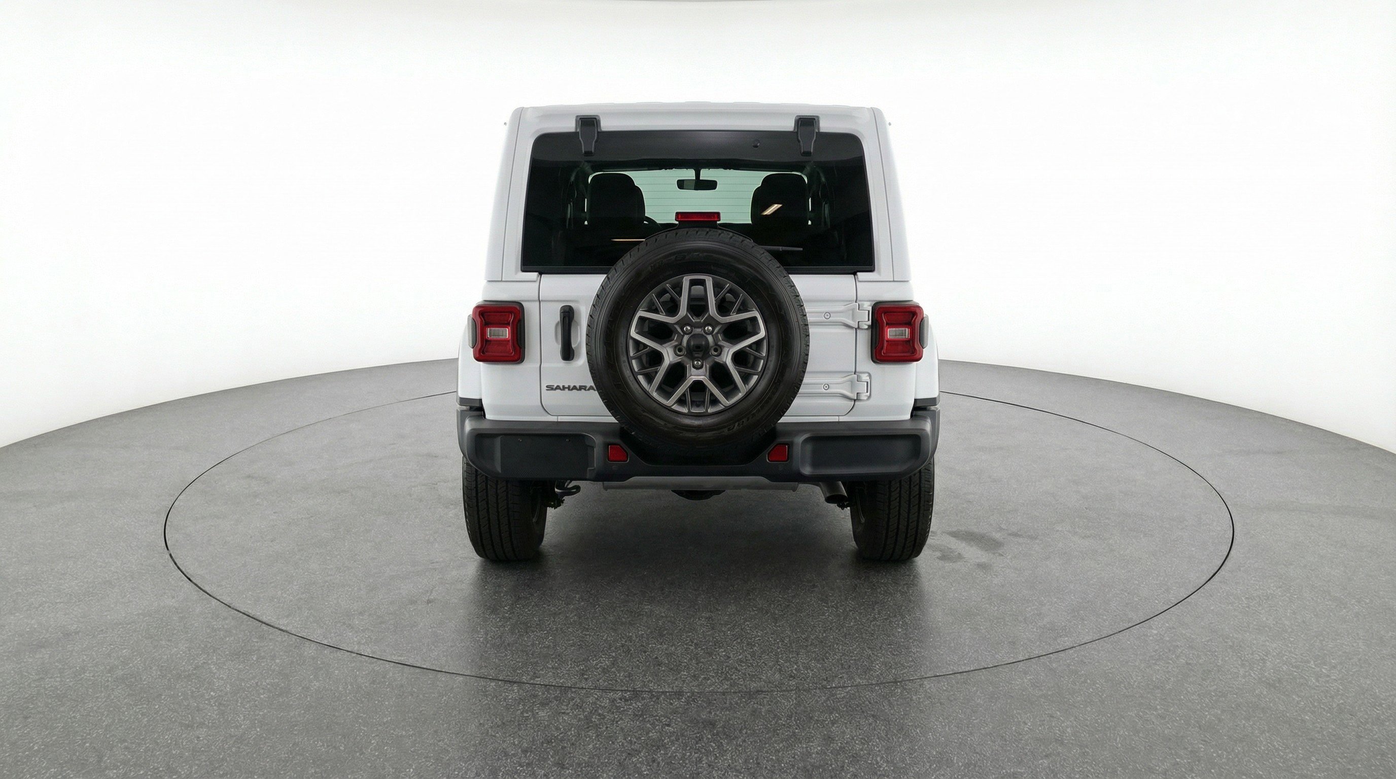 Used 2025 Jeep Wrangler Sahara image 7