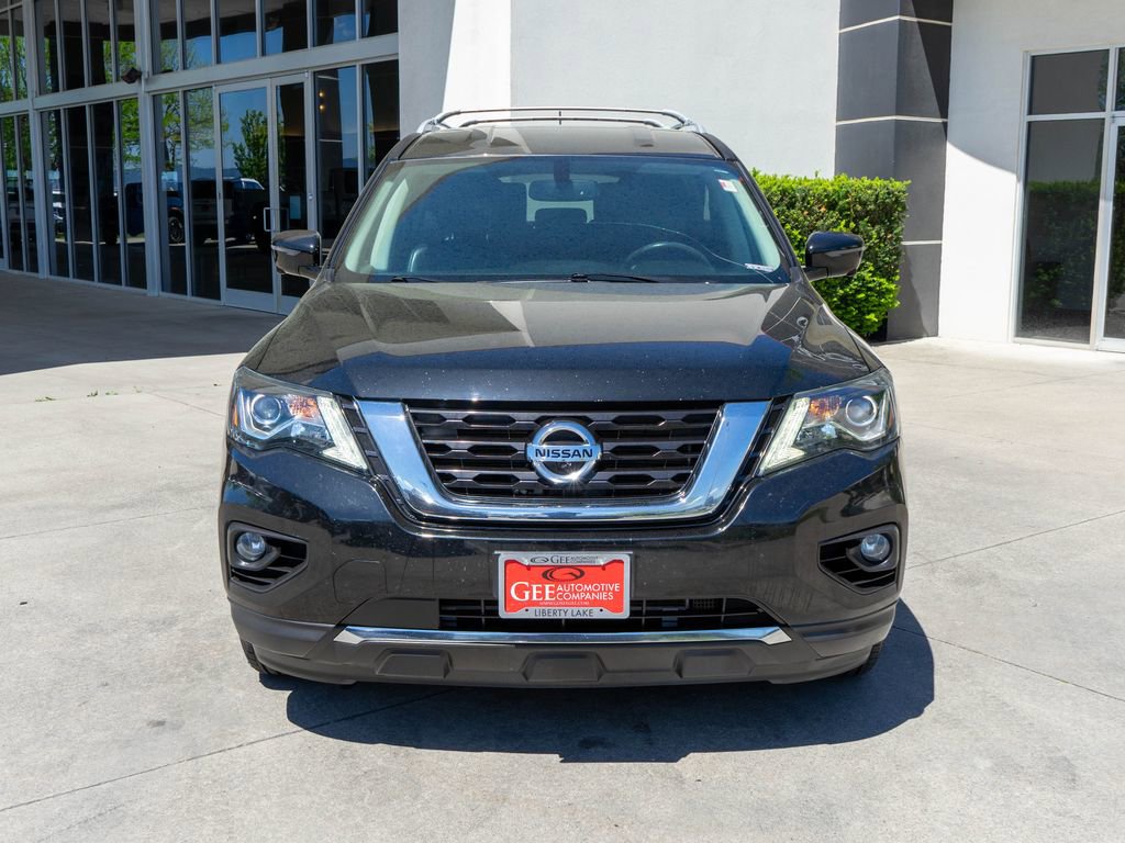 Used 2017 Nissan Pathfinder SL AWD/4WD image 2