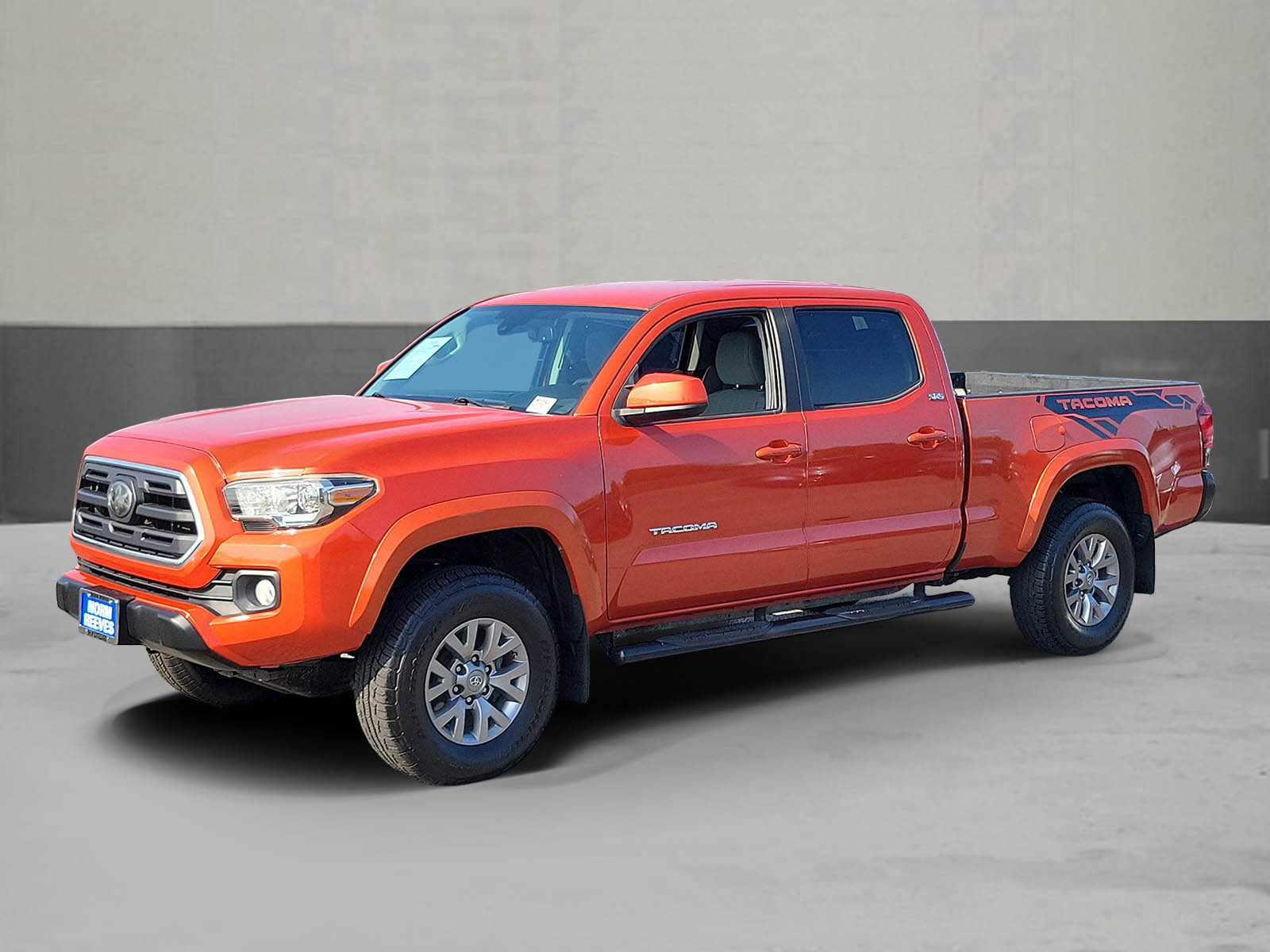 Used 2018 Toyota Tacoma SR5 RWD image 1