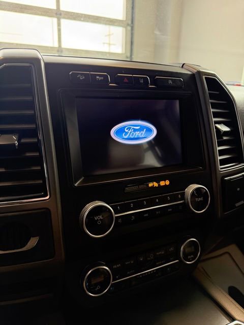 Used 2021 Ford Expedition XLT AWD/4WD image 24