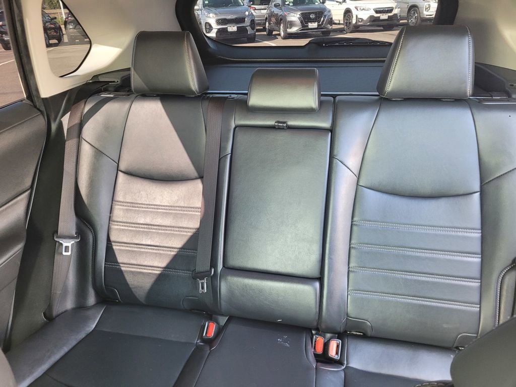 Used 2020 Toyota RAV4 XLE Premium image 12