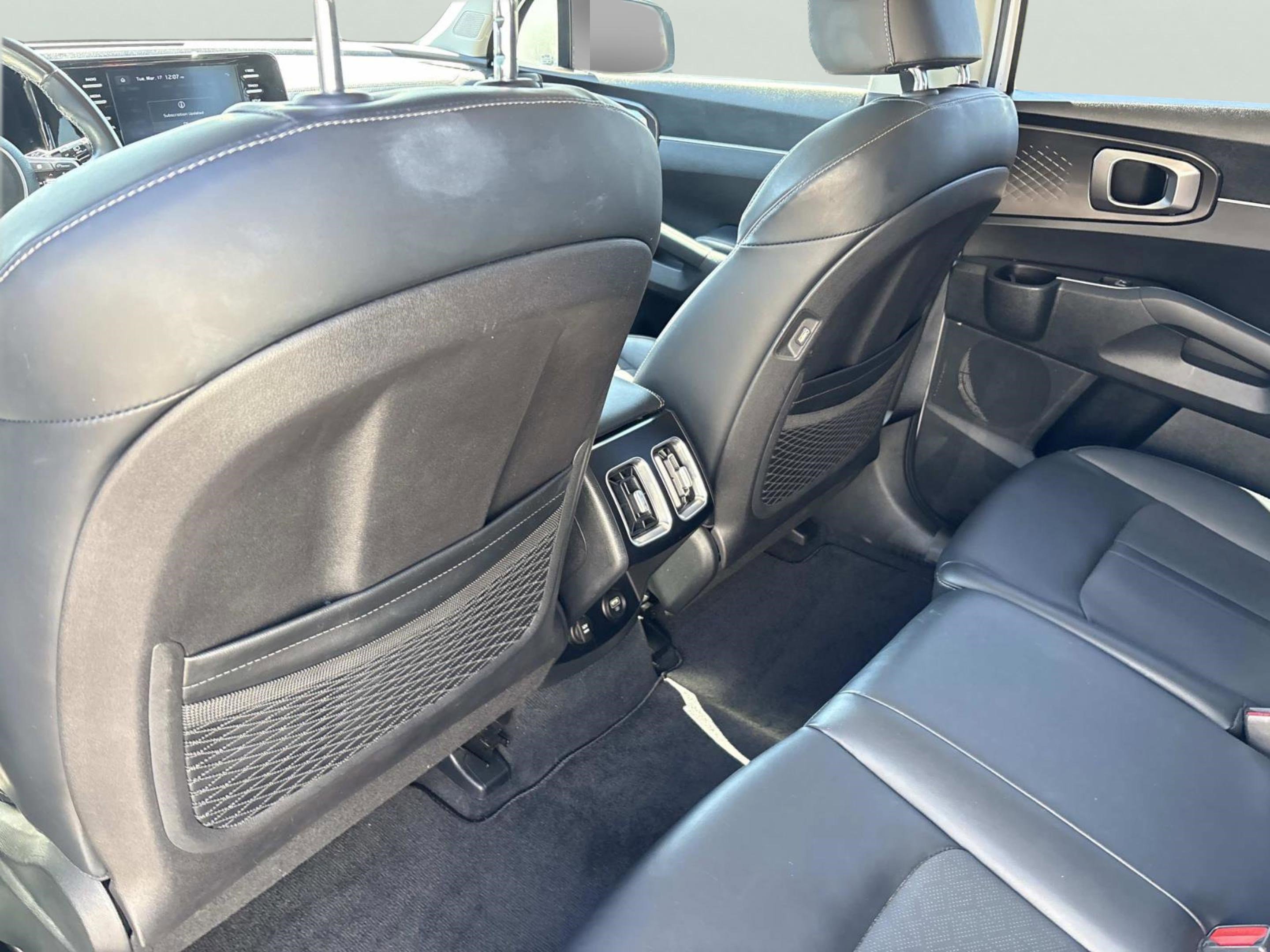 Used 2021 Kia Sorento S image 16