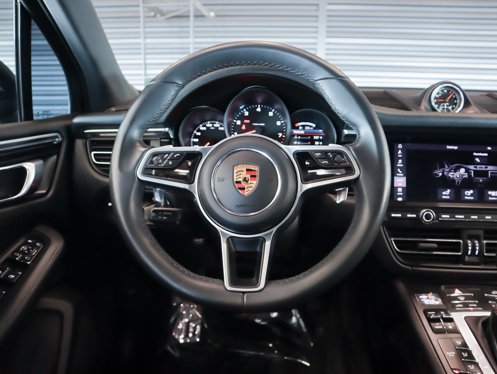 Used 2020 Porsche Macan image 17