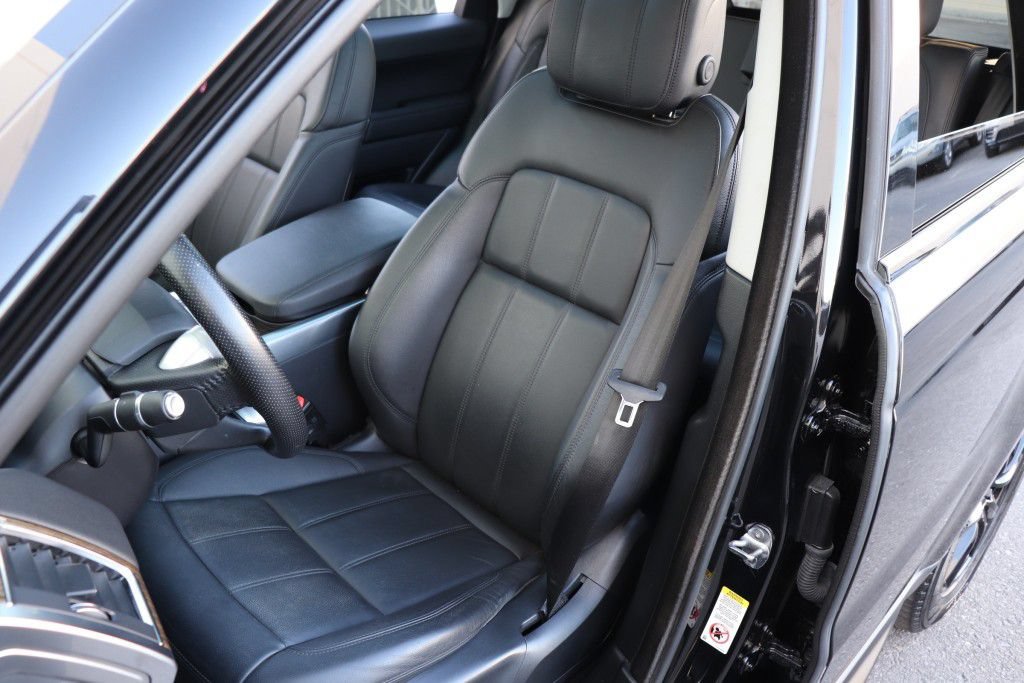 Used 2022 Land Rover Range Rover Sport SE AWD/4WD image 19