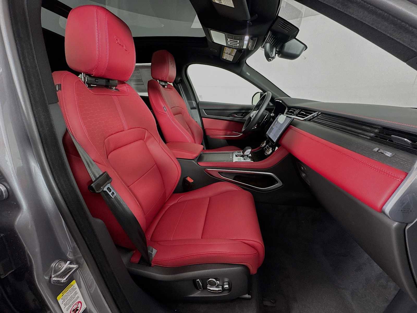 New 2025 Jaguar F-PACE R-Dynamic S image 28