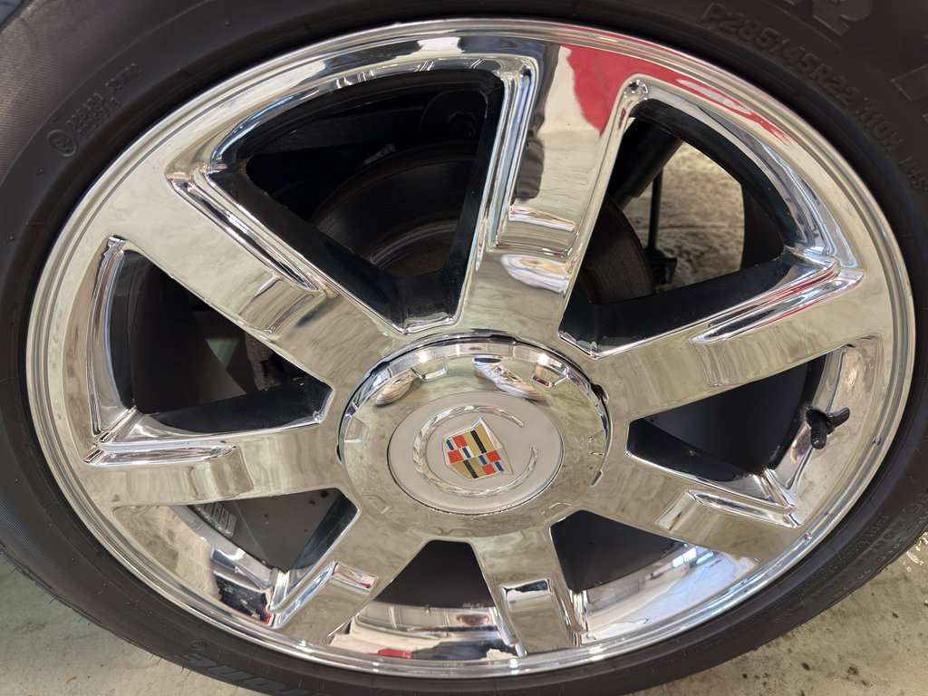 Used 2014 Cadillac Escalade Luxury AWD/4WD image 36