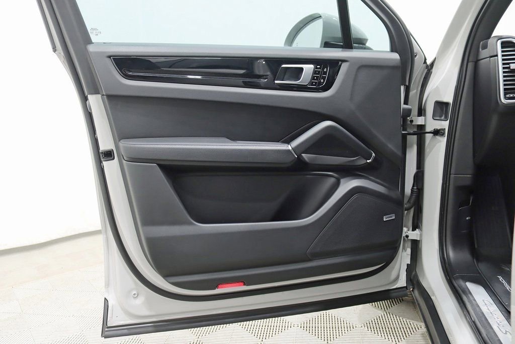 Used 2021 Porsche Cayenne S image 34