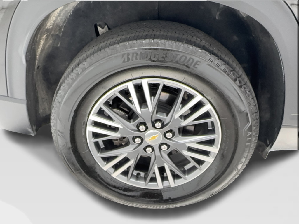 Used 2025 Chevrolet Traverse LT AWD/4WD image 16