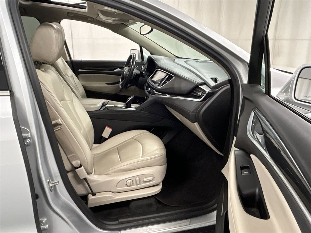 Used 2020 Buick Enclave Essence image 26