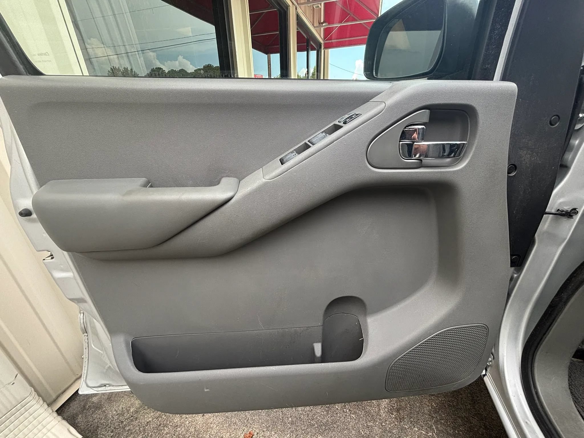 Used 2013 Nissan Frontier SV w/ SV Value Truck Pkg RWD image 21