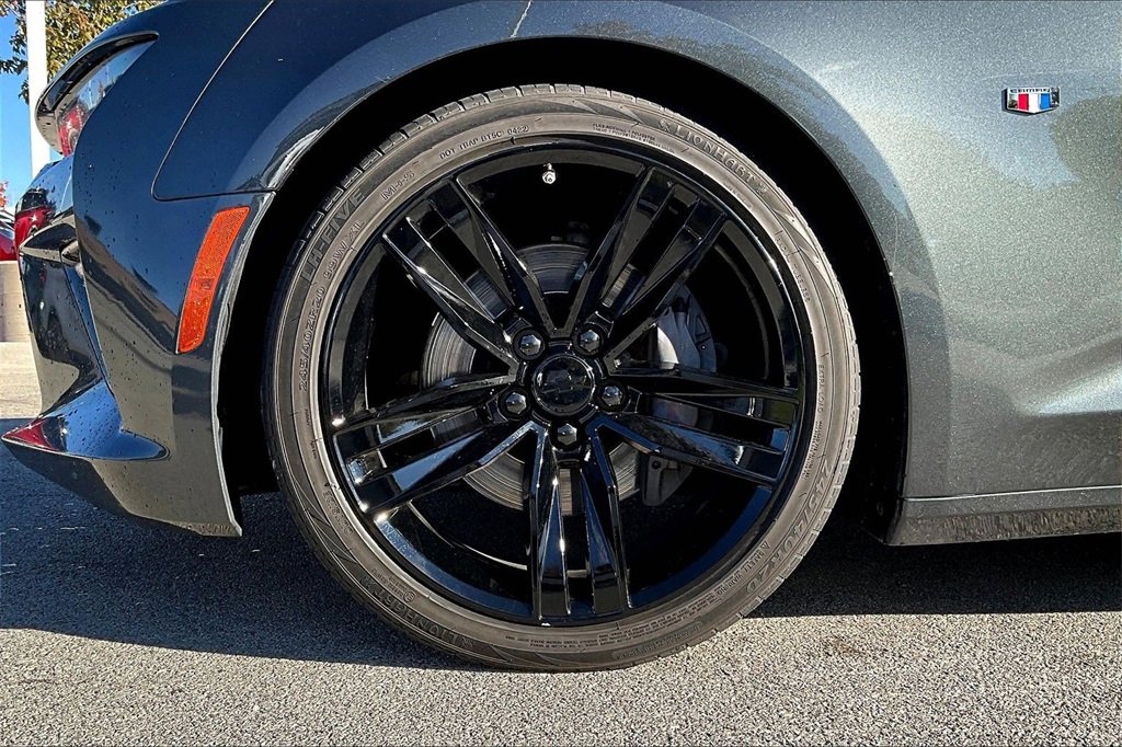 Used 2018 Chevrolet Camaro SS image 10