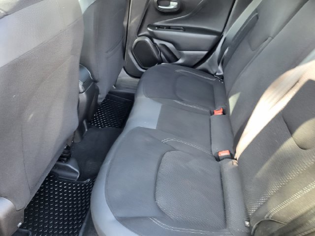 Used 2023 Jeep Renegade Altitude AWD/4WD image 22