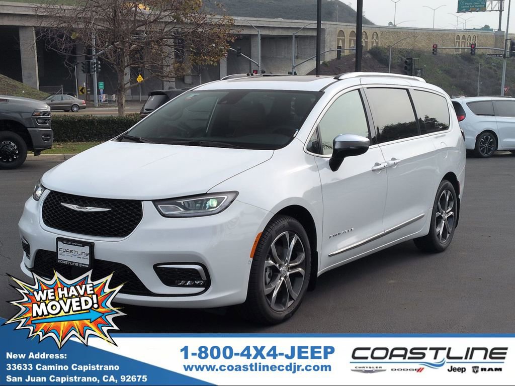 New 2026 Chrysler Pacifica Pinnacle w/ Trailer Tow Group image 1