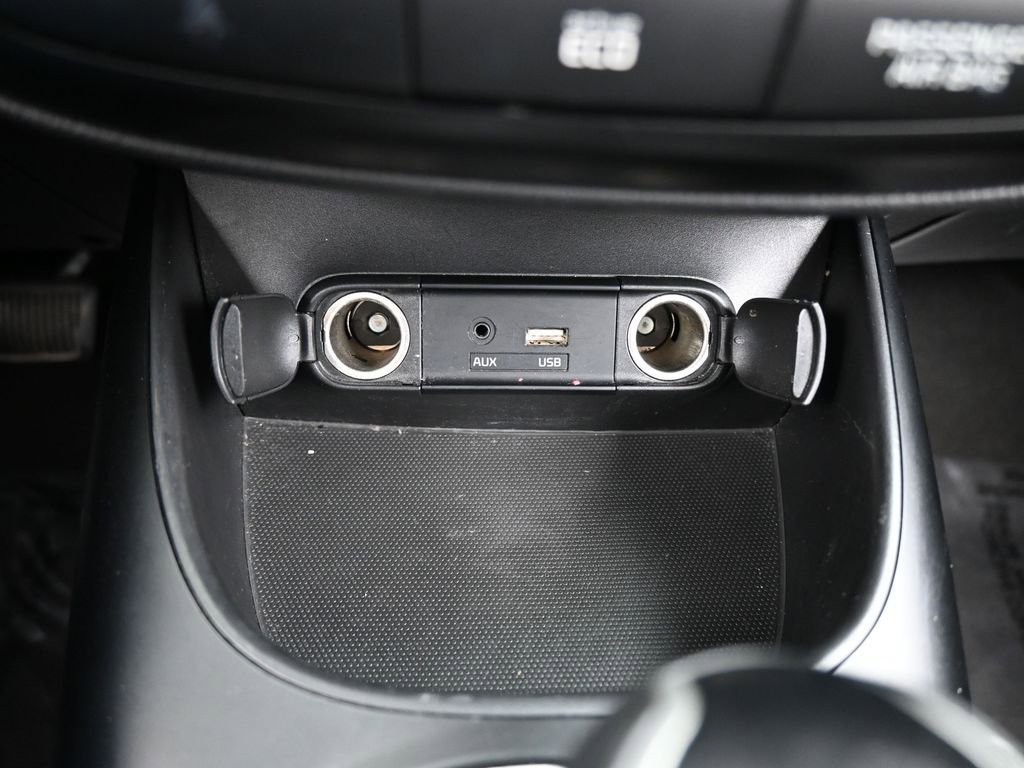 Used 2016 Kia Soul + image 22