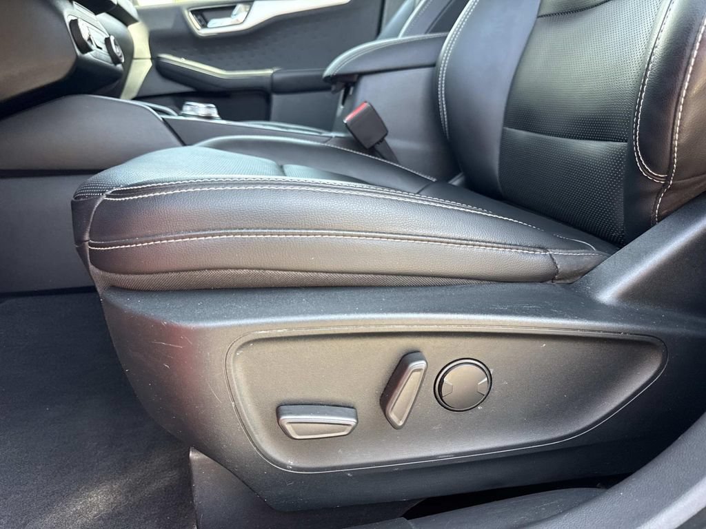 Used 2020 Ford Escape SEL FWD image 20