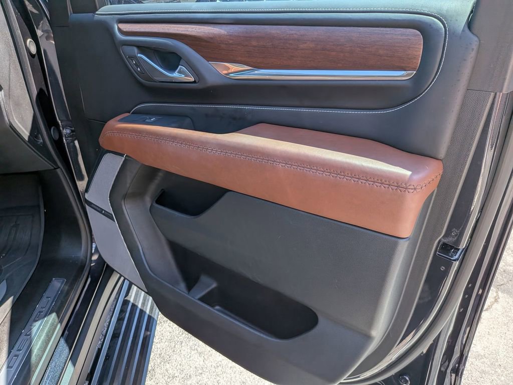 Certified 2024 GMC Yukon XL Denali Ultimate AWD/4WD image 25