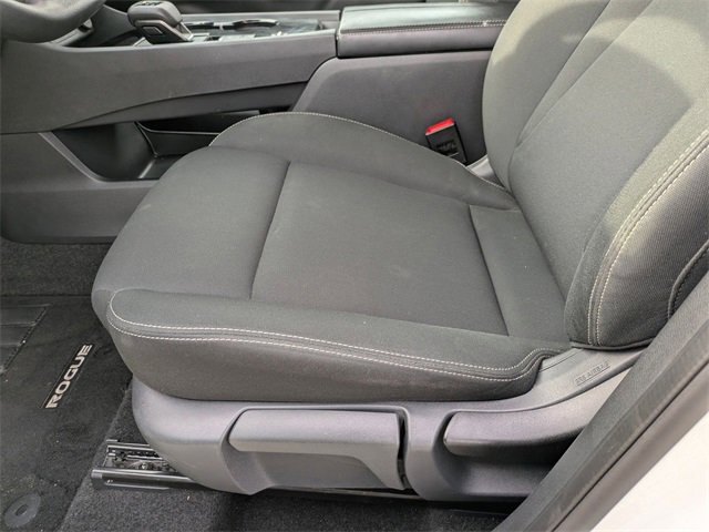 Used 2023 Nissan Rogue S image 15