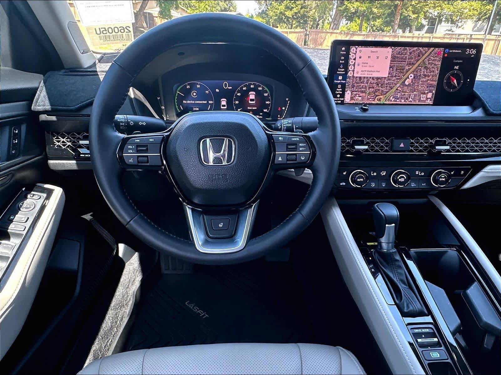 Used 2025 Honda Accord Touring image 8