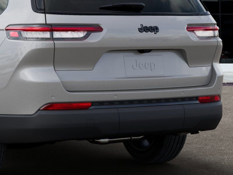 New 2025 Jeep Grand Cherokee L Altitude image 13