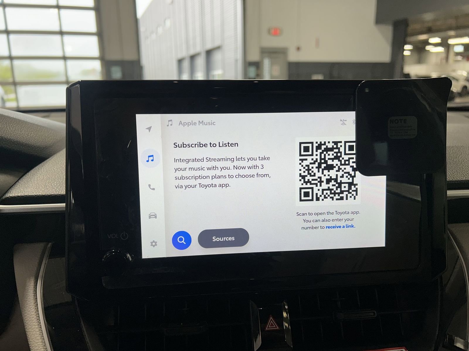 Used 2025 Toyota Corolla Cross L AWD/4WD image 12