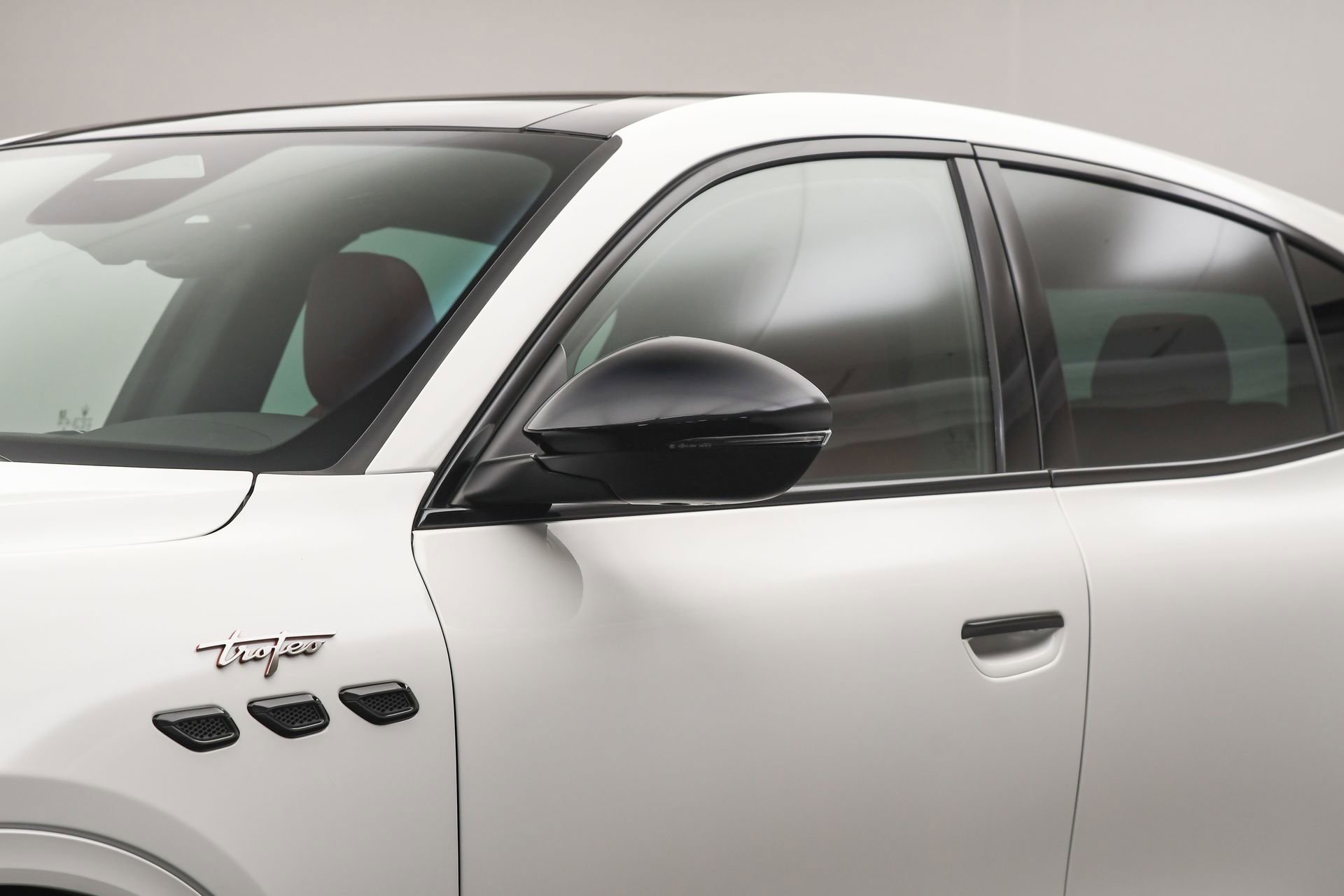 New 2025 Maserati Grecale Trofeo image 11