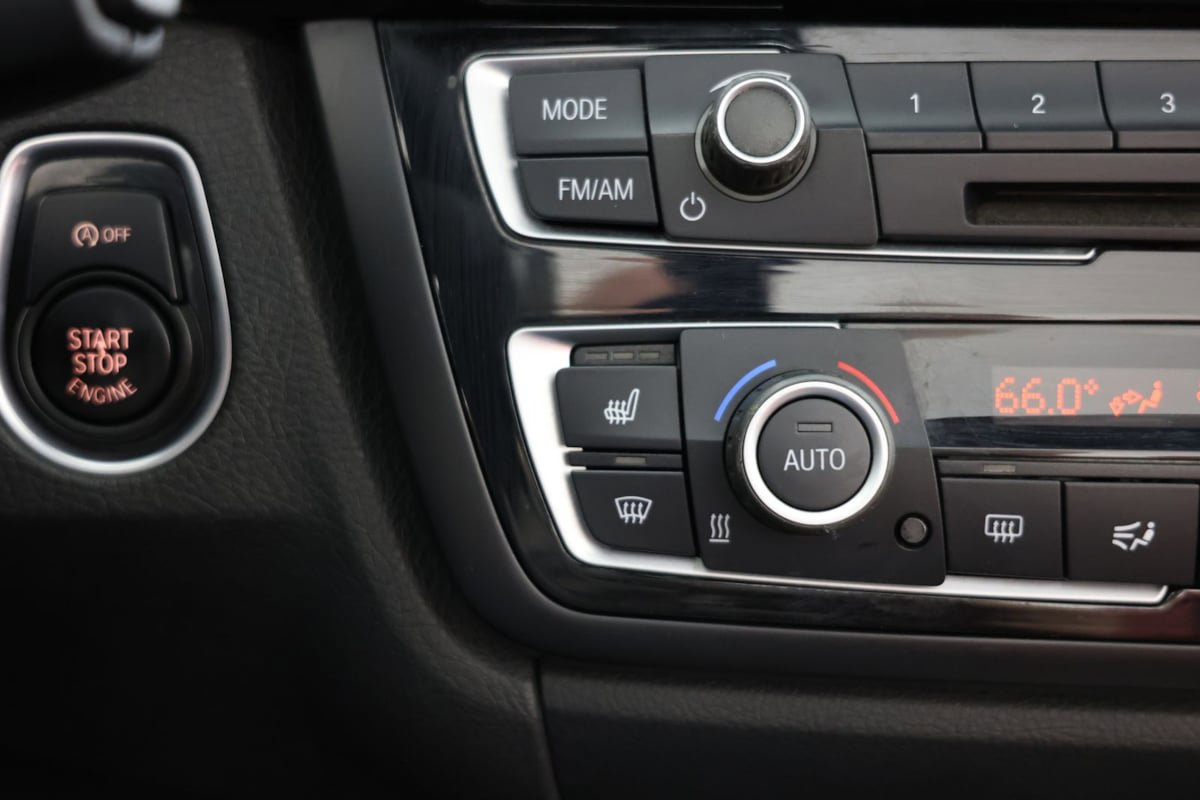 Used 2015 BMW M4 Convertible RWD image 9