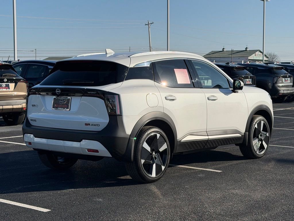 Used 2025 Nissan Kicks SR image 5