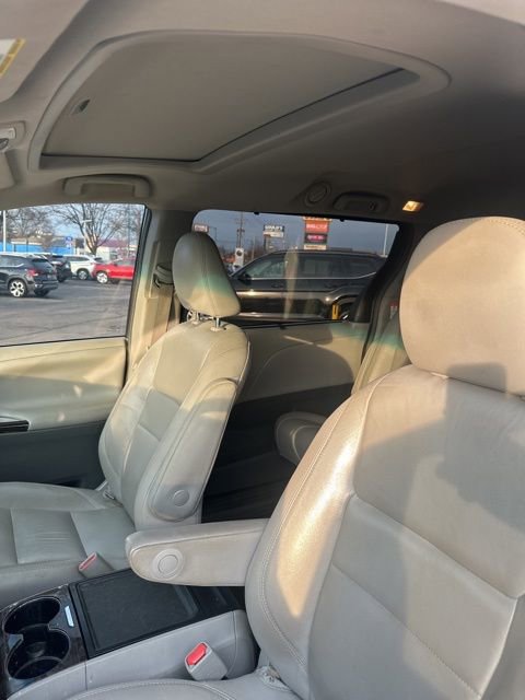 Used 2017 Toyota Sienna XLE image 20