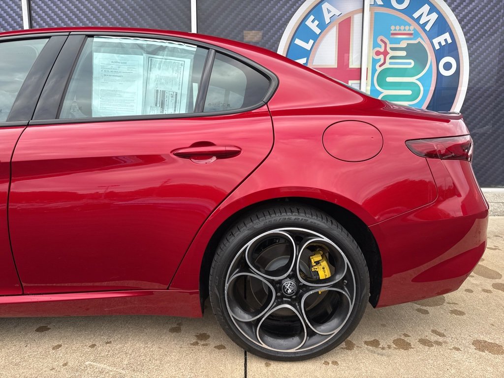 Used 2022 Alfa Romeo Giulia Veloce image 13
