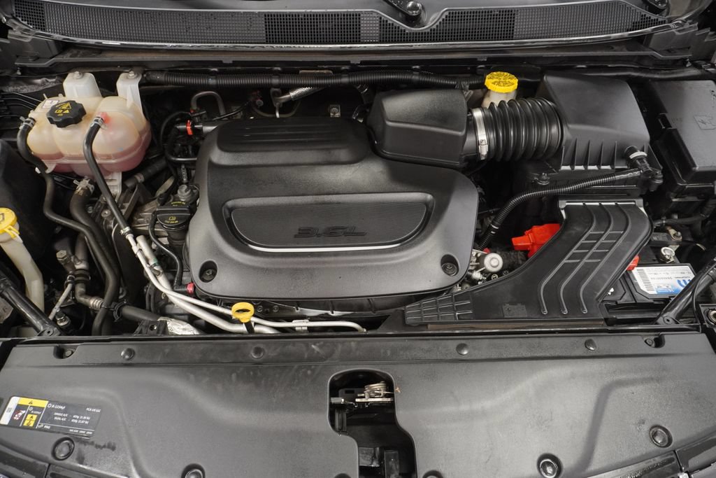 Certified 2021 Chrysler Pacifica Touring-L FWD image 48