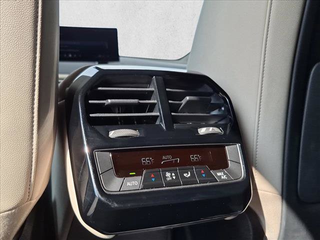 Used 2024 BMW iX xDrive50 w/ Sport Package AWD/4WD image 16