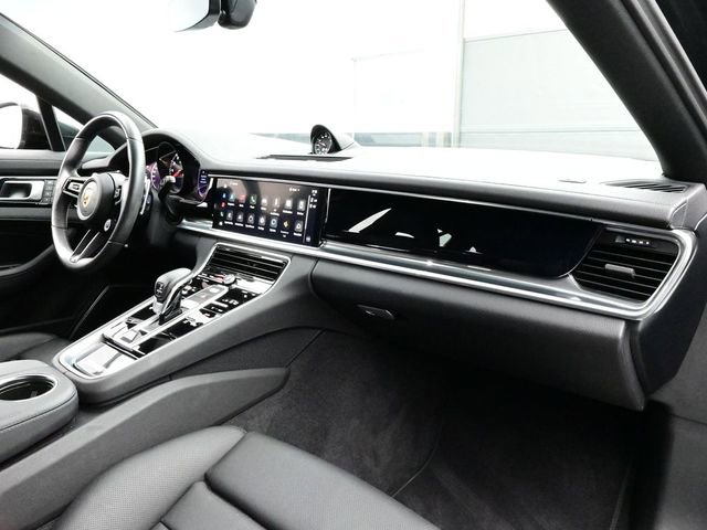 Certified 2023 Porsche Panamera 4 w/ Assistance Package image 19
