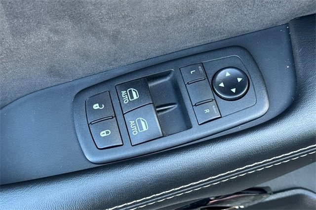 Used 2019 Dodge Challenger SRT Hellcat image 12