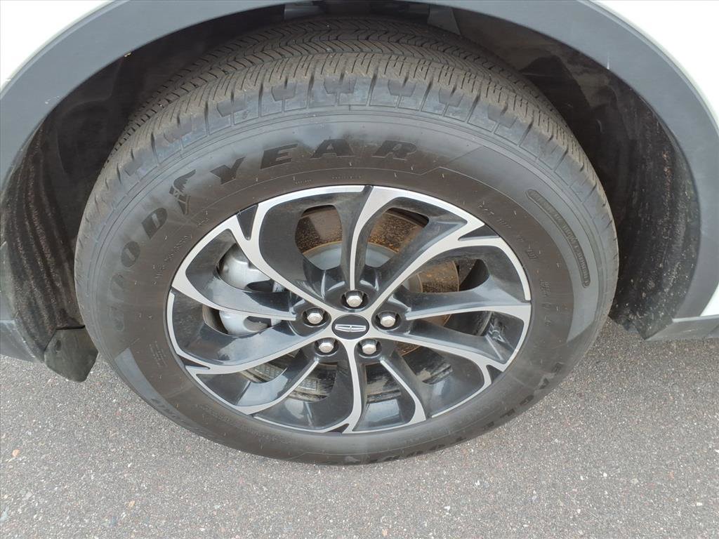 Used 2024 Lincoln Nautilus Premier w/ Equipment Group 102A image 10