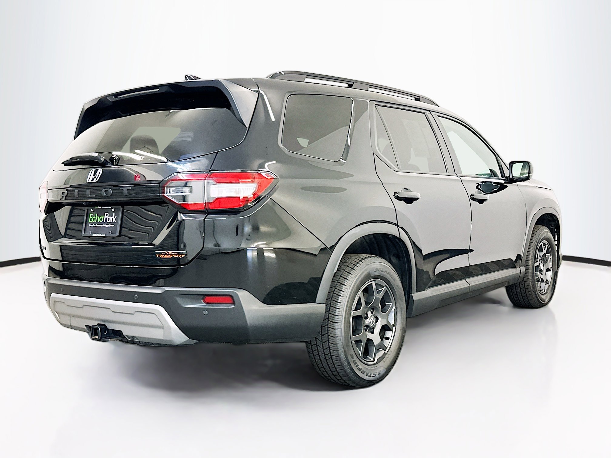 Used 2025 Honda Pilot TrailSport image 9