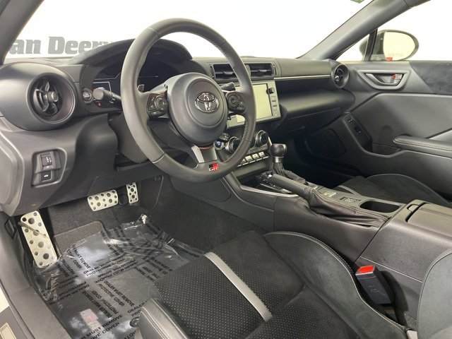 Used 2025 Toyota GR86 Premium image 22