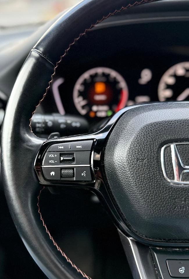 Used 2025 Honda Pilot TrailSport image 14