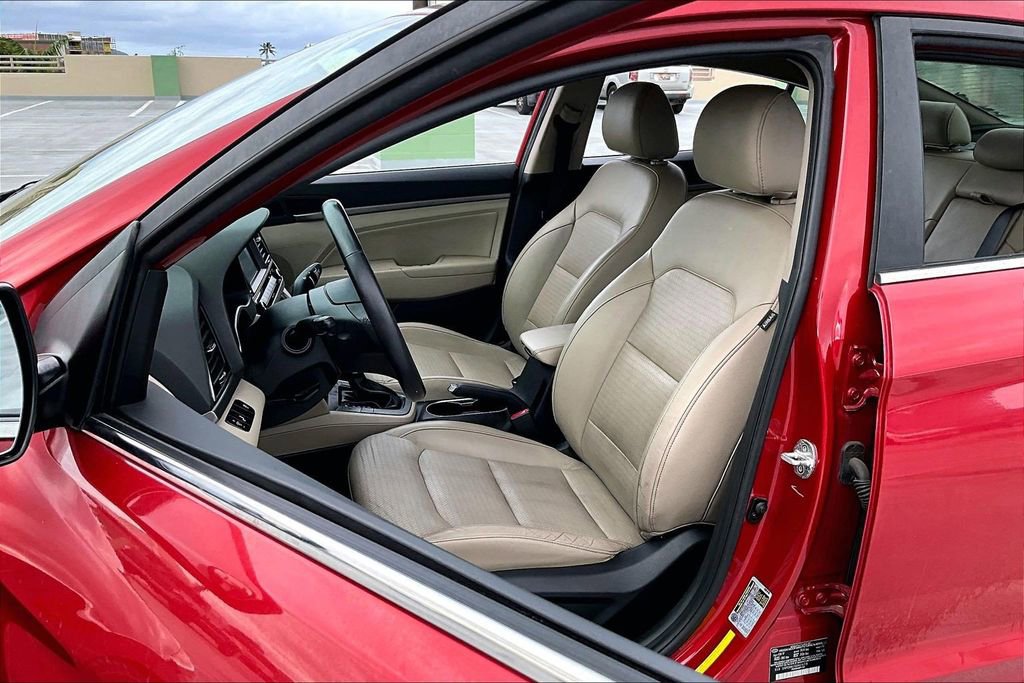 Used 2018 Hyundai Elantra Limited w/ Cargo Package image 27