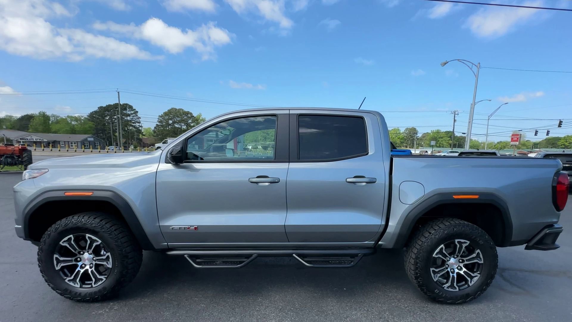 Used 2024 GMC Canyon AT4 w/ Technology Package AWD/4WD image 5