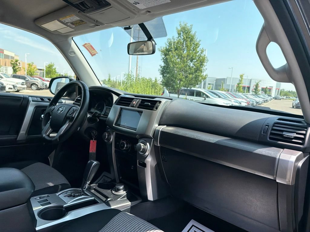 Used 2018 Toyota 4Runner SR5 AWD/4WD image 12