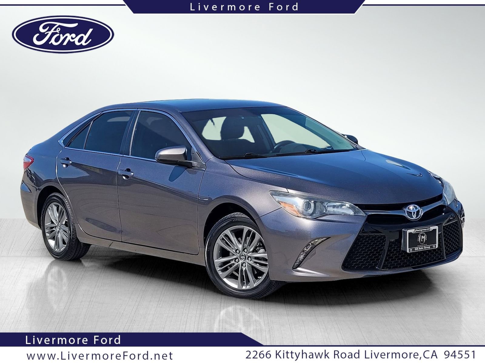 Used 2017 Toyota Camry SE FWD image 1