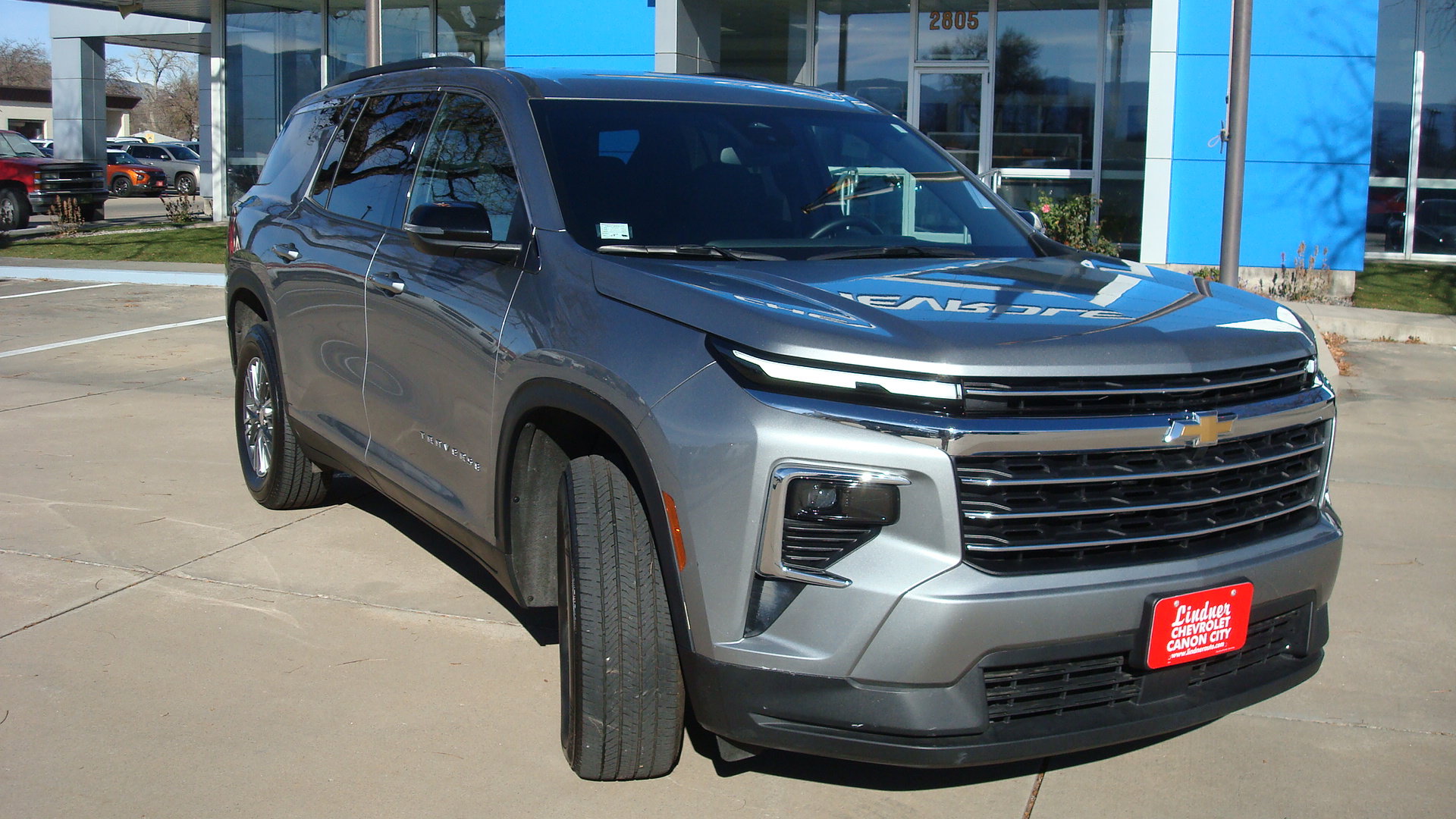 Used 2025 Chevrolet Traverse LT AWD/4WD image 3
