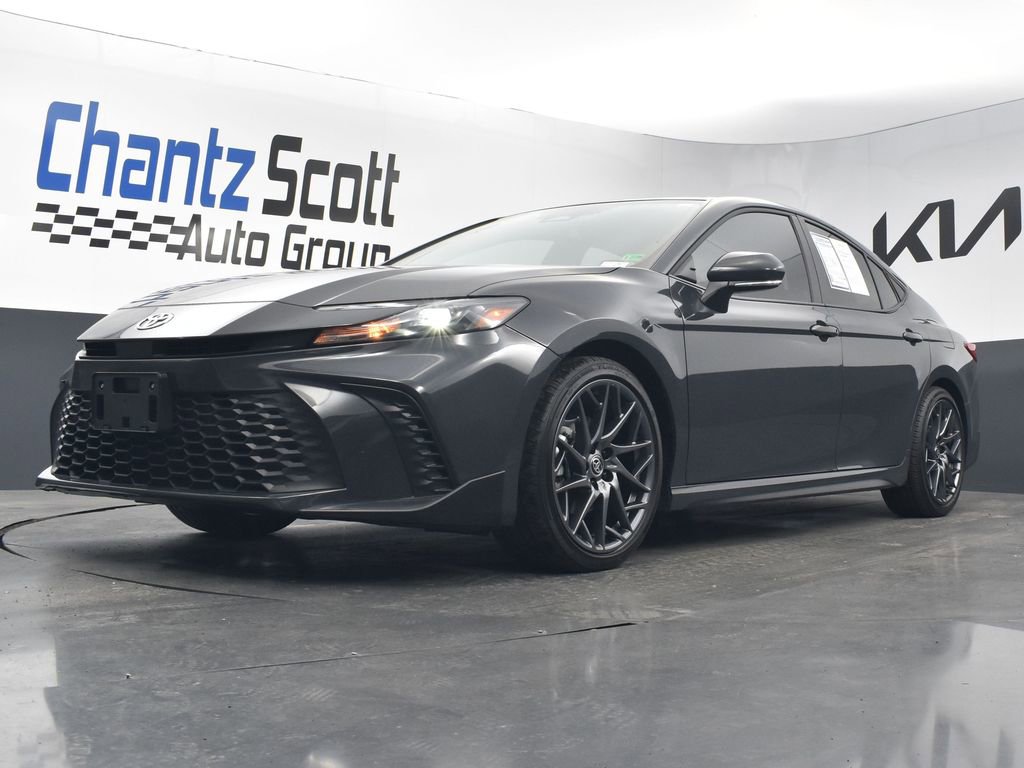 Used 2025 Toyota Camry SE w/ Convenience Package image 17
