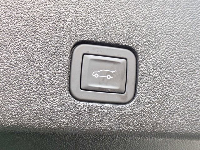 Certified 2025 Cadillac XT6 Premium Luxury w/ Platinum Package image 12