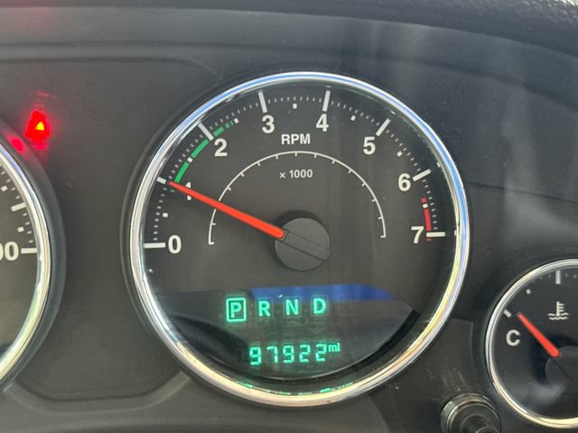 Used 2017 Jeep Wrangler Unlimited Sport w/ Connectivity Group AWD/4WD image 18