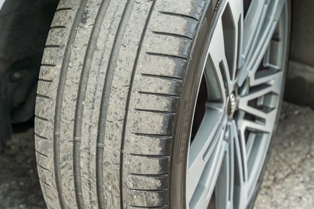 Used 2018 Audi SQ5 Prestige w/ Prestige Package image 16