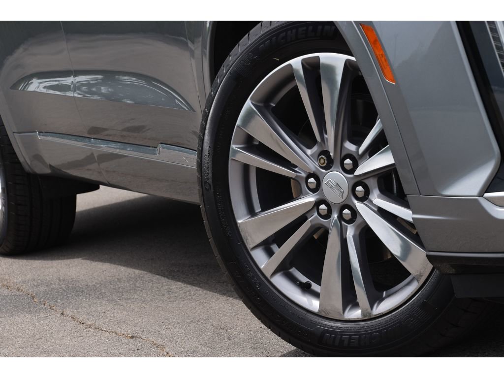 Certified 2024 Cadillac XT6 Premium Luxury FWD image 11
