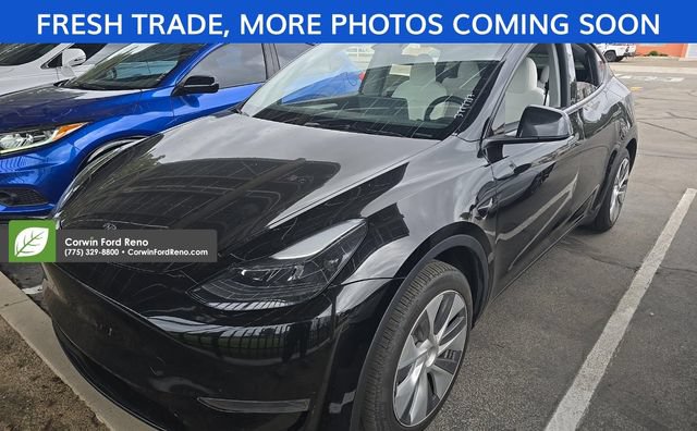Used 2024 Tesla Model Y Long Range AWD/4WD image 3